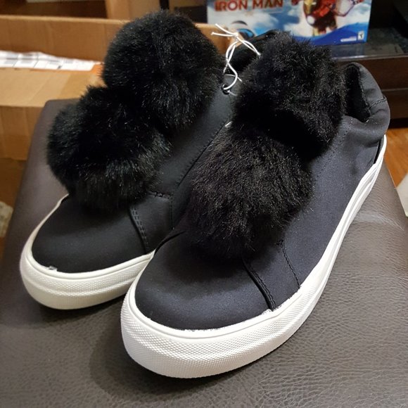 Mossimo Womens Shoes Abbie Slip On Sneakers - Picture 2 of 16